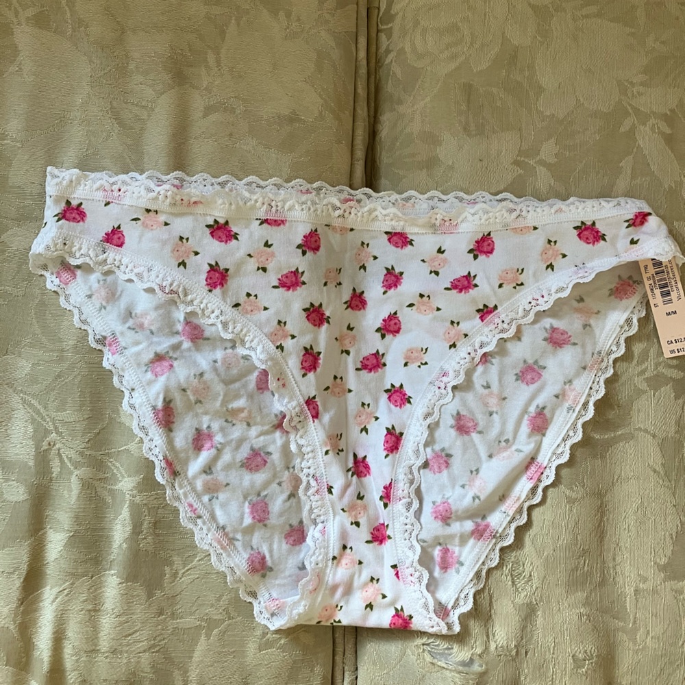 NWT Victoria’s Secret Rose 🌹 Print Bikini Panty Med
